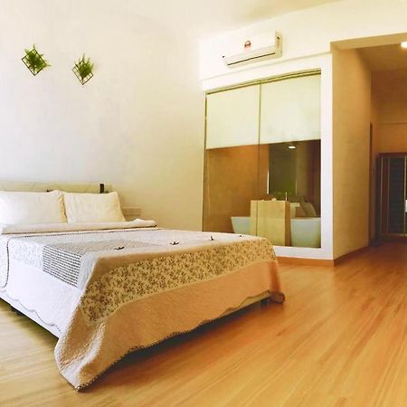Luxury Seaview Family Suite By Little Cabin Джорджтаун Экстерьер фото